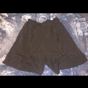 Shorts in viscose fabric